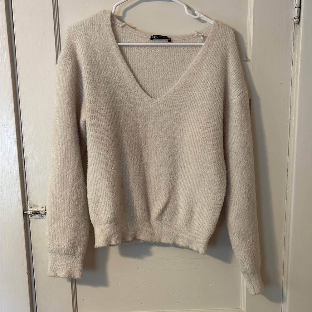 Cozy Zara Sweater - Picture 3 of 6